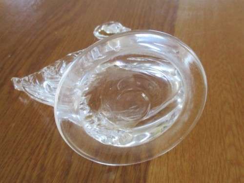 A BEAUTIFUL GLASS SWAN PAPERWEIGHT/TRINKET BOX