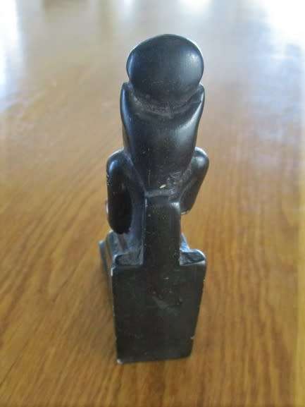 BLACK RESIN PAPER WEIGHT FIGURINE OF EGYPTIAN GOD BASTET - 12CM TALL - SIGNED