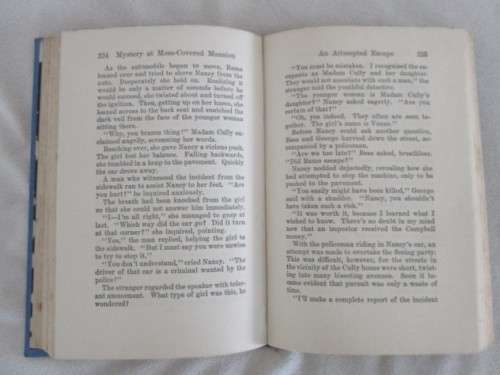EARLY EDITION HARD COVER - ONE OF THE NANCY DREW SERIES - THE MYSTERY AT THE MOSS-COVERED MANSION
