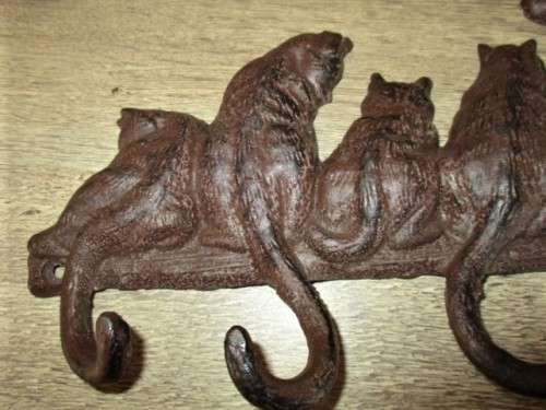 SO UNIQUE!! A CAST IRON 6  HOOK WALL RACK WITH CATS' TAILS AS HOOKS FOR KEYS/COATS/TOWELS!