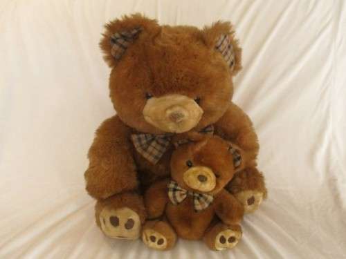 A GORGEOUS VERY LARGE FLUFFY MAMA BEAR AND BABY FOR A LITTLE GIRL TO CUDDLE!