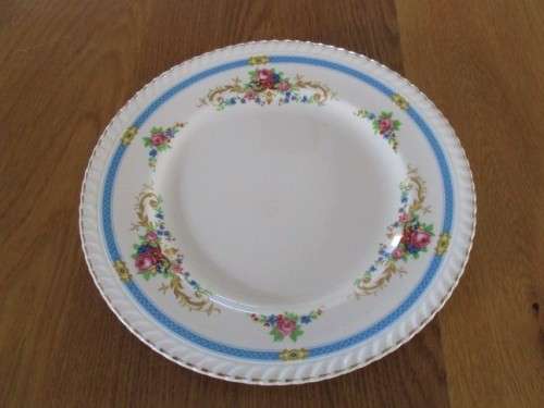 LARGE VINTAGE JOHNSON BROS, ENGLAND PLATE