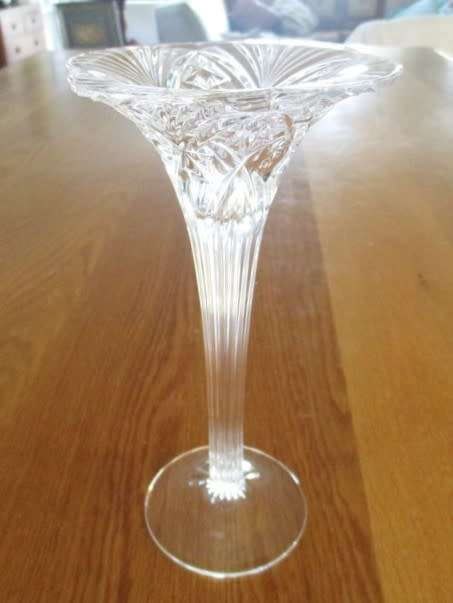 BEAUTIFUL ORNATE GLASS CANDLESTICK