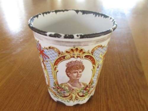 RARE ANTIQUE 1911 ENAMEL BEAKER COMMEMORATING THE CORONATION OF KING GEORGE V
