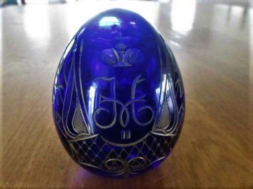 VINTAGE COBALT BLUE FABERGE GLASS EGG ETCHED WITH IMPERIAL RUSSIAN DOUBLE-HEADED EAGLE