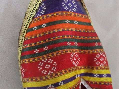 VINTAGE MULTI COLOURED SILK AND LEATHER GENIE/HAREM OTTOMAN TURKISH SLIPPERS - GREAT DISPLAY ITEM!!