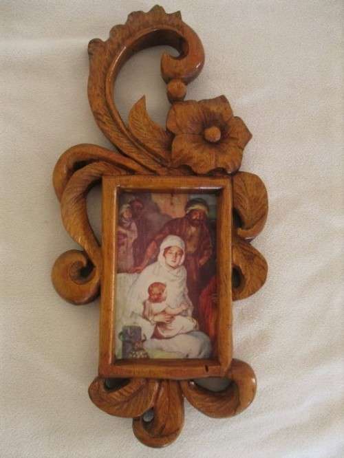 A BEAUTIFUL, ORNATE  HAND CARVED SET - HAND MIRROR AND PICTURE/PHOTO FRAME - 1992