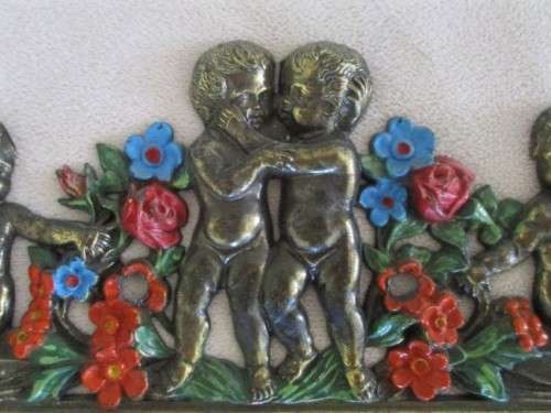 A VINTAGE ITALIAN MADE BRASS SIX HOOK WALL KEY/COAT/TOWEL/DISH CLOTH RACK WITH CUTE PLUMP CHERUBS