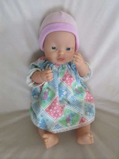 ADORABLE HEAD-TILTING/CRYING BABY DOLL IN GREAT CONDITION - 42CM - LOVE HER LITTLE MOUTH!