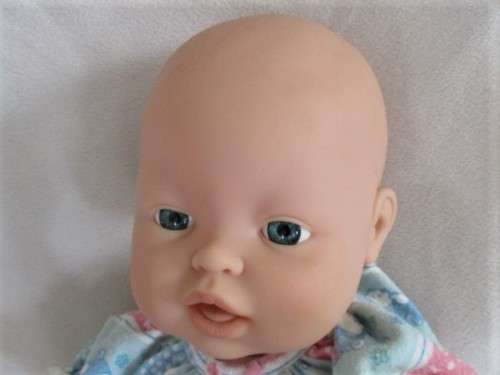 ADORABLE HEAD-TILTING/CRYING BABY DOLL IN GREAT CONDITION - 42CM - LOVE HER LITTLE MOUTH!