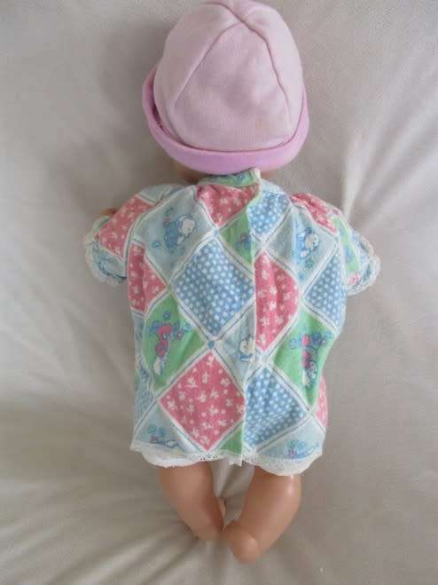 ADORABLE HEAD-TILTING/CRYING BABY DOLL IN GREAT CONDITION - 42CM - LOVE HER LITTLE MOUTH!