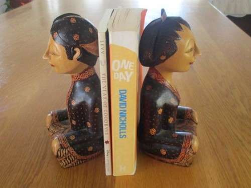 A PAIR OF VINTAGE VERY DECORATIVE WOODEN MIDDLE EASTERN BOOKENDS