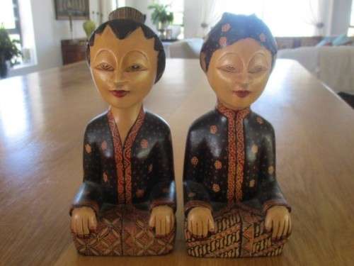 A PAIR OF VINTAGE VERY DECORATIVE WOODEN MIDDLE EASTERN BOOKENDS