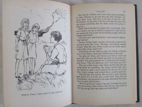 1985 HARD COVER PLUS DUST COVER - ENID BLYTON - UPPER FOURTH AT MALORY TOWERS