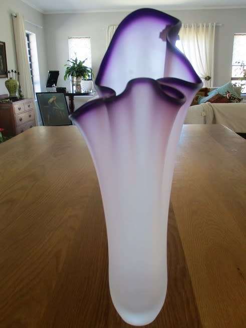 LARGE RUSSIAN RYCEBCKON HAND MADE CRYSTAL ART GLASS VASE - STUNNING!!