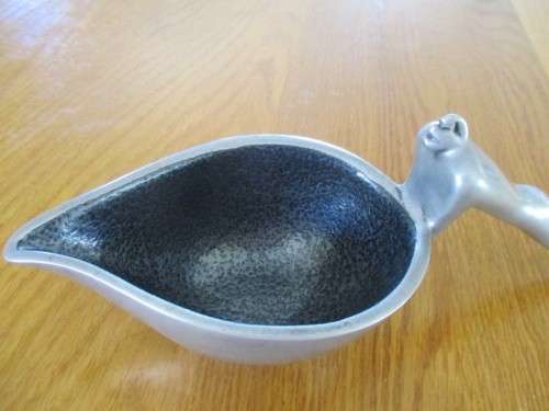 STUNNING AND COLLECTABLE - CARROL BOYES SAUCE POURER/GRAVY BOAT