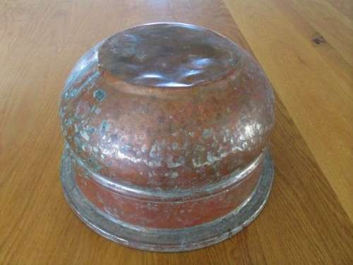 AN OLD VINTAGE HAND HAMMERED COPPER PLATED PLANTER FOR YOUR POT PLANTS - LOVELY PATINA!!