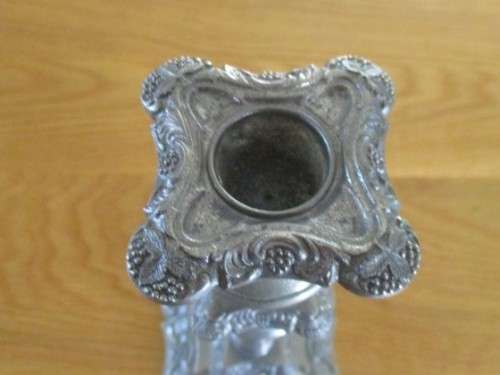 A VINTAGE, HEAVY, ORNATE SILVER PLATED CANDLESTICK - MADE IN ENGLAND