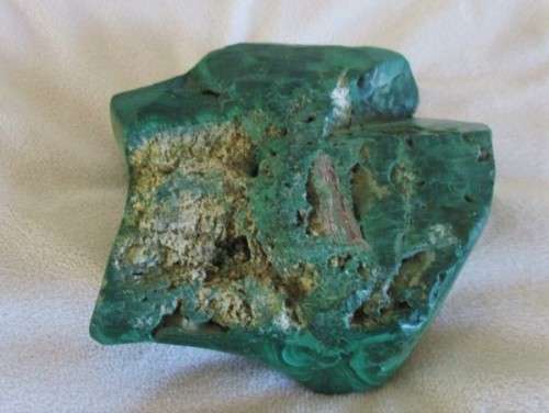 TWO BEAUTIFUL MALACHITE EGGS IN MALACHITE "NEST"