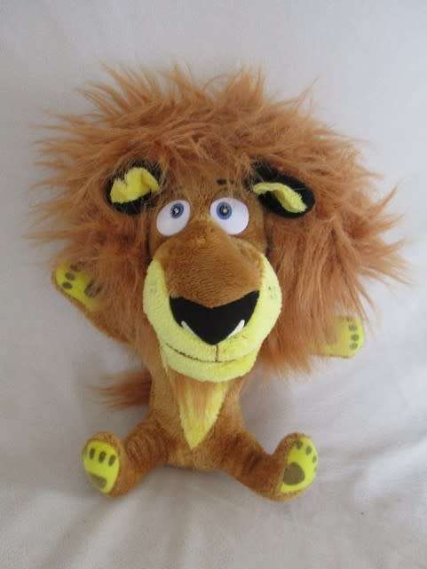 BARGAIN TIME!! ALEX THE LION FROM MADAGASCAR - 24CM