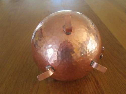 STUNNING VINTAGE HAND BEATEN, FAT-BELLIED COPPER AND BRASS FOOTED JUG/PITCHER