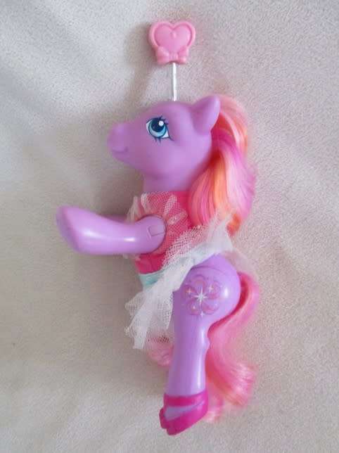 CUTE HASBRO MY LITTLE PONY - TWIRLY TWINKLE TWIRL