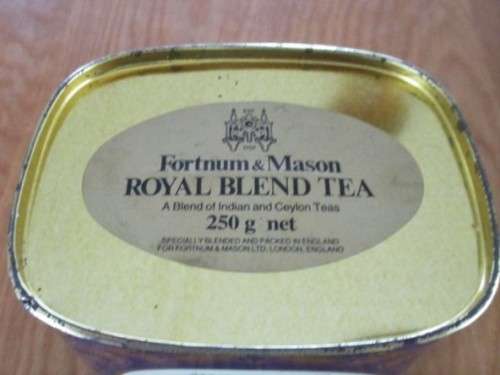 A VERY PRETTY VINTAGE FORTNUM & MASON TEA TIN