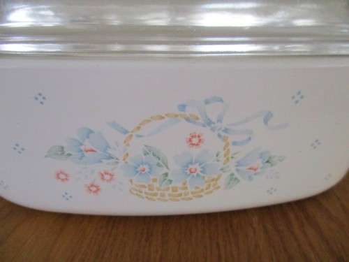 RARE - LARGE 2 LITRE LIDDED CASSEROLE DISH WITH DELICATE COUNTRY CORNFLOWER DESIGN