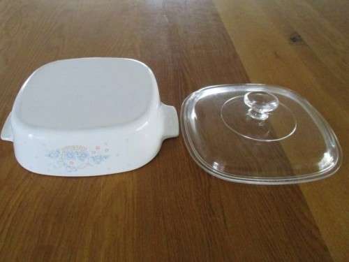 RARE - LARGE 2 LITRE LIDDED CASSEROLE DISH WITH DELICATE COUNTRY CORNFLOWER DESIGN