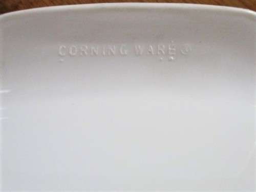 RARE - LARGE 2 LITRE LIDDED CASSEROLE DISH WITH DELICATE COUNTRY CORNFLOWER DESIGN