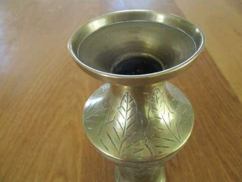A  VINTAGE SOLID BRASS CHINESE VASE ENGRAVED WITH DRAGON