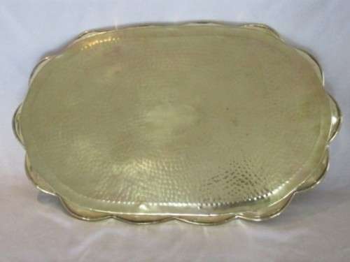 VERY LARGE VINTAGE HAMMERED BRASS TRAY WITH SCALLOPED EDGE IN GREAT CONDITION