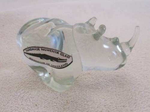 SMALL NGWENYA GLASS RHINO IN PERFECT CONDITION