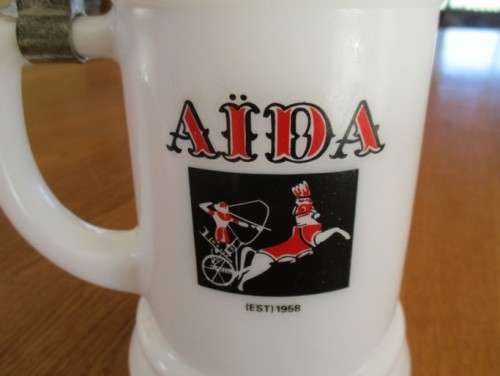 A RARE VINTAGE BMF MILK GLASS BEER STEIN MADE IN WEST GERMANY - DEPICTING OPERA, AIDA