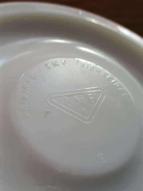 A RARE VINTAGE BMF MILK GLASS BEER STEIN MADE IN WEST GERMANY - DEPICTING OPERA, AIDA