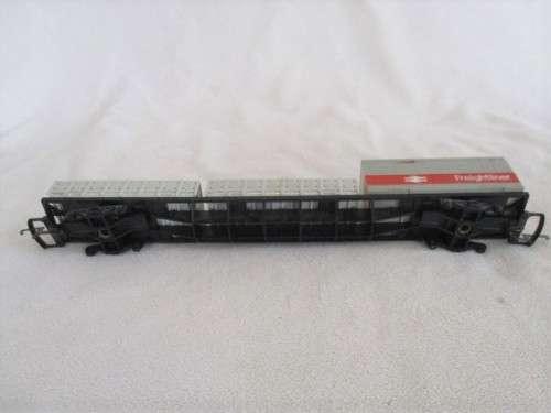 N0 9  - FREIGHTLINER (NO WHEELS - SPARE PARTS?)