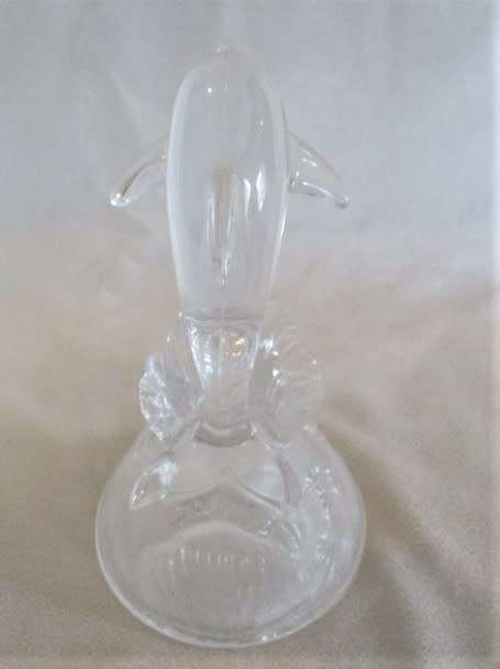 A BEAUTIFUL GLASS DOLPHIN IN PERFECT CONDITION - 16CM TALL