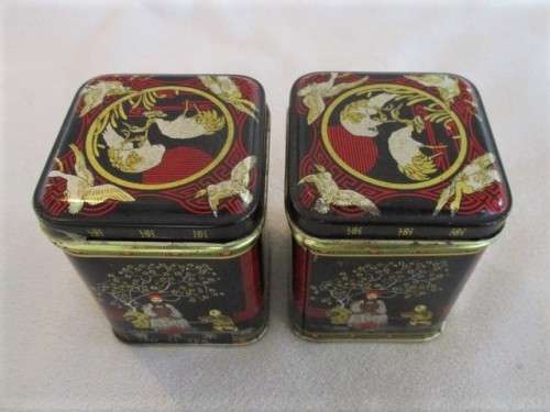 TWO SMALL VINTAGE CHINESE TEA TINS - PU LI TEA AND TIKUANYIN TEA