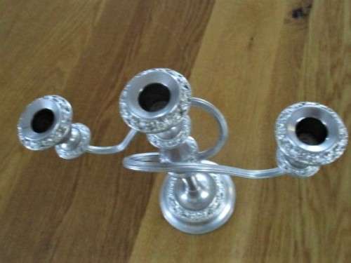 A LOVELY, ORNATE SILVER PLATED  IANTHE OF ENGLAND THREE ARM CANDELABRA