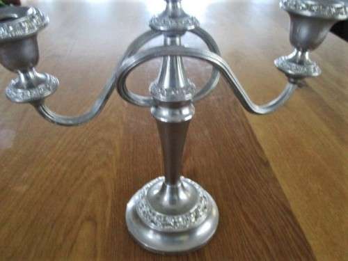 A LOVELY, ORNATE SILVER PLATED  IANTHE OF ENGLAND THREE ARM CANDELABRA