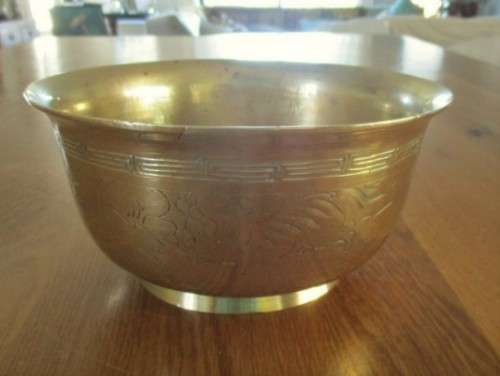 LARGE VINTAGE CHINESE BRASS BOWL WITH MYTHICAL BEAST DESIGN - SIGNED
