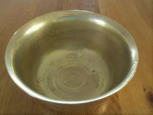 LARGE VINTAGE CHINESE BRASS BOWL WITH MYTHICAL BEAST DESIGN - SIGNED