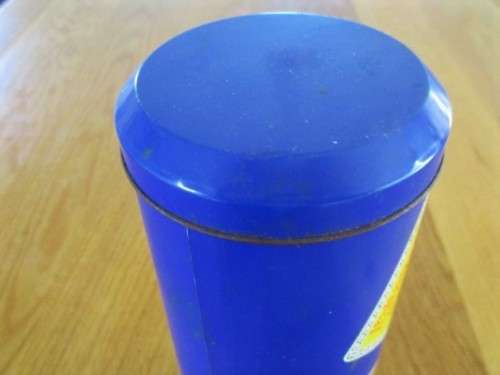 A RATHER RARE VINTAGE 'MARIA BRAND" ITALIAN SPAGHETTI TIN IN GOOD CONDITION - PRE-BAR CODE
