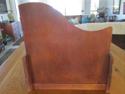 A HANDY SOLID WOOD STEPPED DISPLAY STAND FOR YOUR BATHROOM/KITCHEN GOODIES AND IDEAL MARKET DISPLAY!