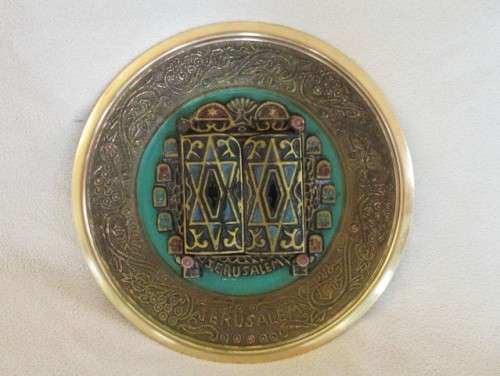 VINTAGE JUDAICA - BRASS PLAQUE WITH TWO SHUTTERS WHICH OPEN TO REVEAL ? TORAH? TEN COMMANDMENTS?
