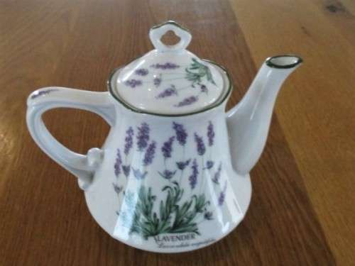 A PARTICULARLY PRETTY SMALL  WIESENTHAL, GERMANY SET FOR THAT SPECIAL MORNING CUP OF COFFEE IN BED!