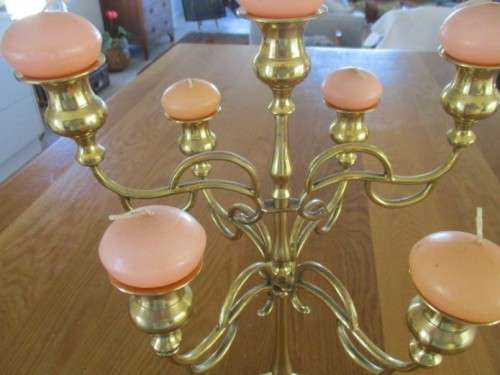 BEAUTIFUL LARGE VINTAGE SOLID BRASS SEVEN ARM CANDELABRA WITH SEVEN CANDLES