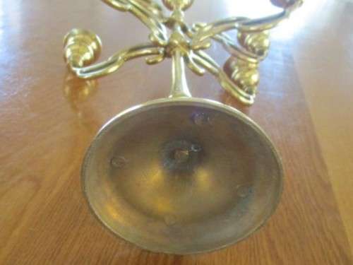 BEAUTIFUL LARGE VINTAGE SOLID BRASS SEVEN ARM CANDELABRA WITH SEVEN CANDLES