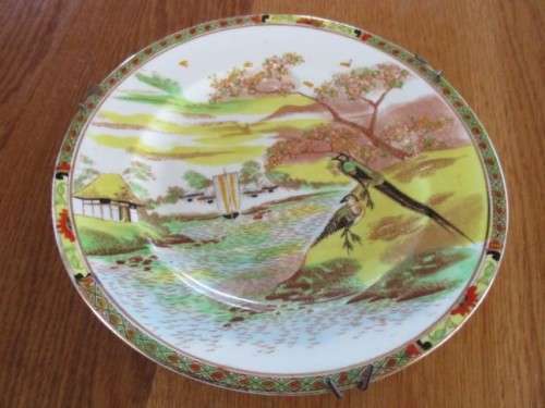 ANTIQUE MIKADO, ENGLAND PLATE WITH WALL HANGER DEPICTING ORIENTAL SCENE