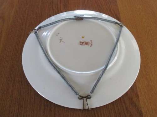 ANTIQUE MIKADO, ENGLAND PLATE WITH WALL HANGER DEPICTING ORIENTAL SCENE